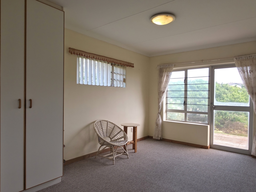 3 Bedroom Property for Sale in Wavecrest Eastern Cape